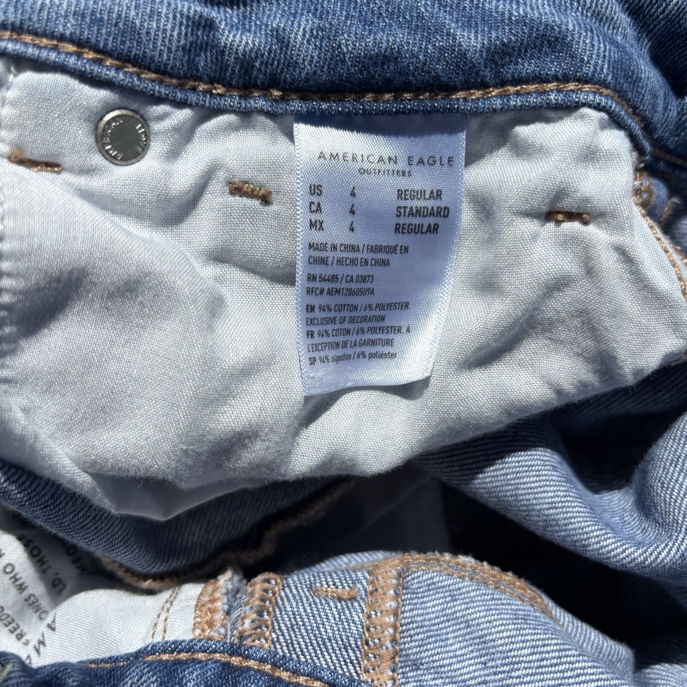 Women's size 4 American Eagle Mom Jeans blue distressed denim High Rise - Picture 10 of 10